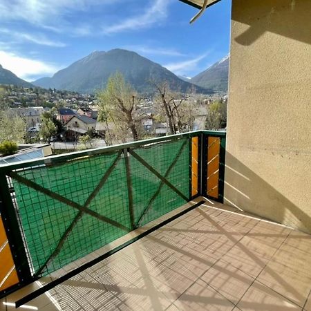 Appartement LUMINEUX 50 m avec BALCON au centre de Briançon Extérieur photo