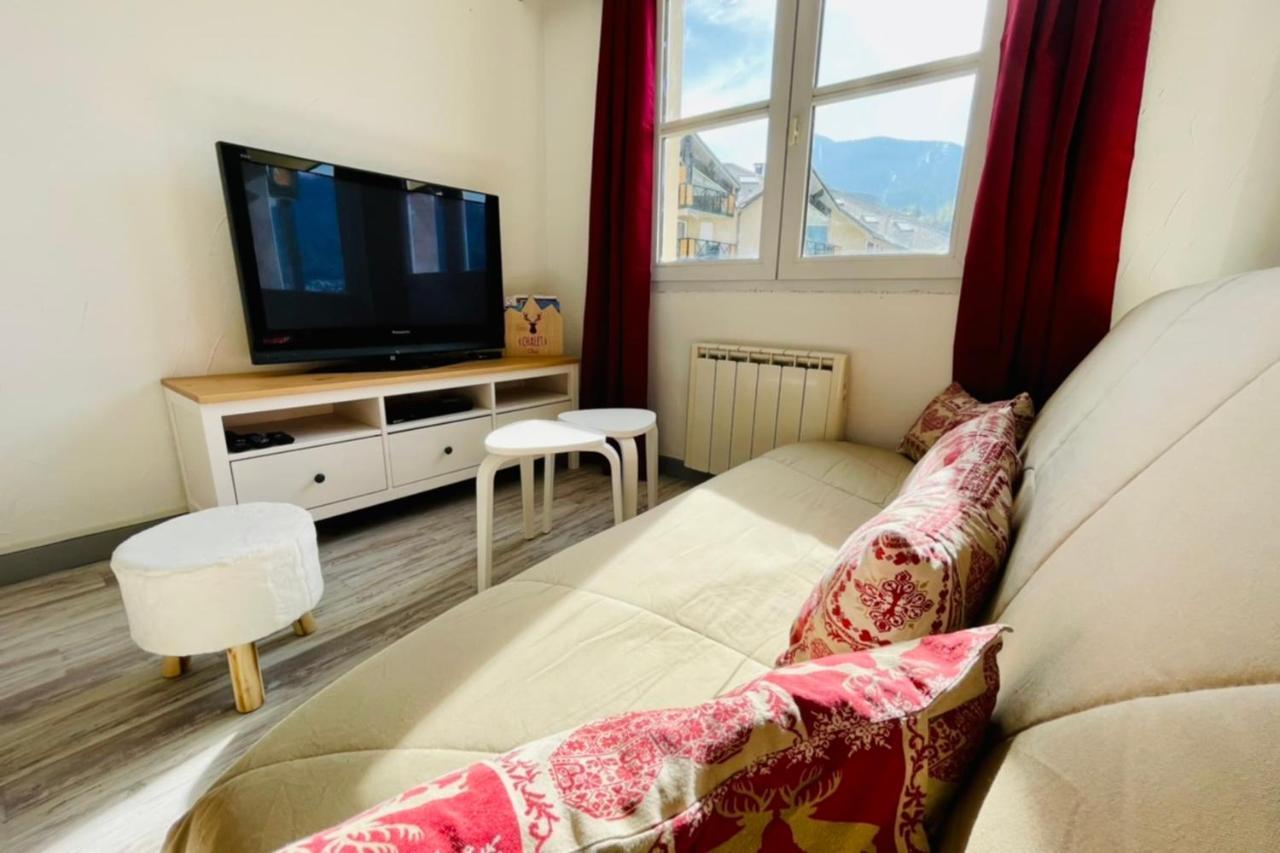 Appartement LUMINEUX 50 m avec BALCON au centre de Briançon Extérieur photo